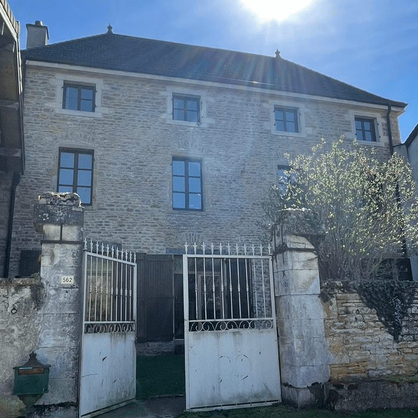 Entrée maison labellisée Logis d'Or - Label immobilier pour valoriser votre logement